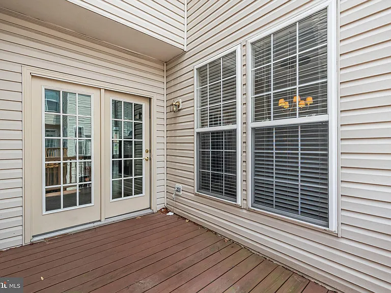 5011 Waple Ln — Photo 37