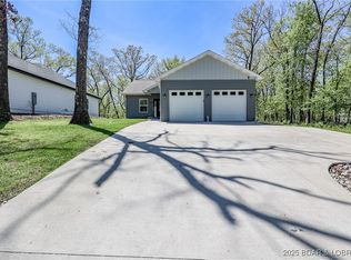 284 Bloomington Dr, Four Seasons, MO 65049