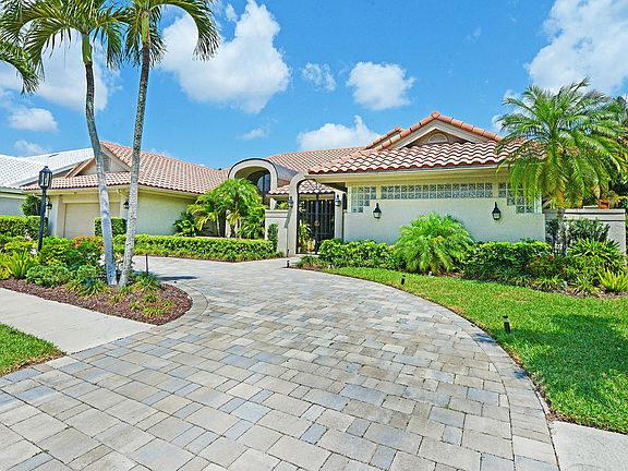 Home For Sale In Boca Grove