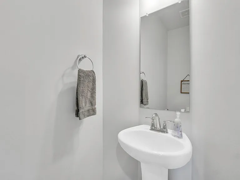 119 Shallons Dr — Photo 19