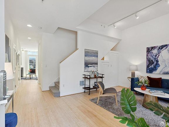 5th image of 3208 Pierce St APT 102