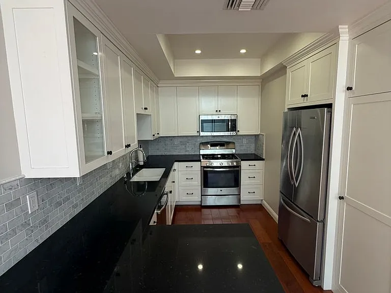 1734 N Verdugo Rd #6 — Photo 16