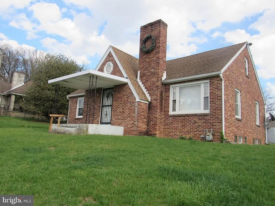 1st image of 378 Woodland View Dr