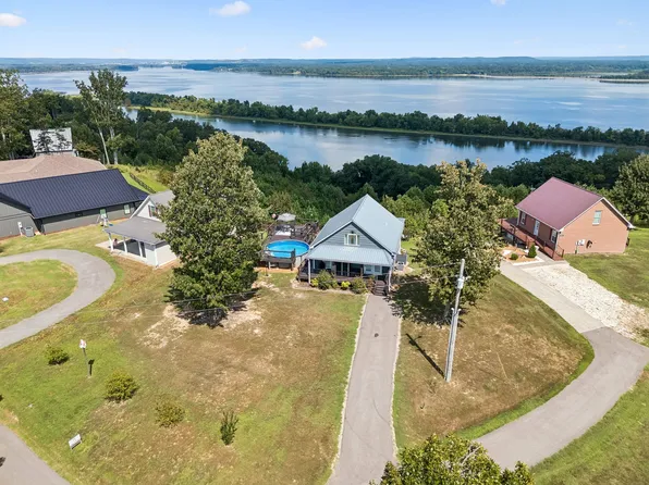 300 Rockport Lndg, Holladay, TN 38341