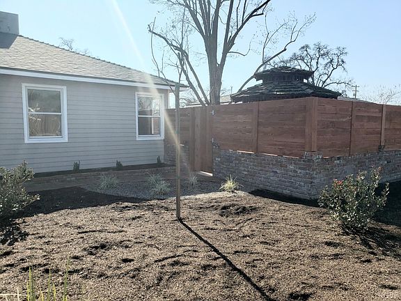 4th image of 1408 N East St