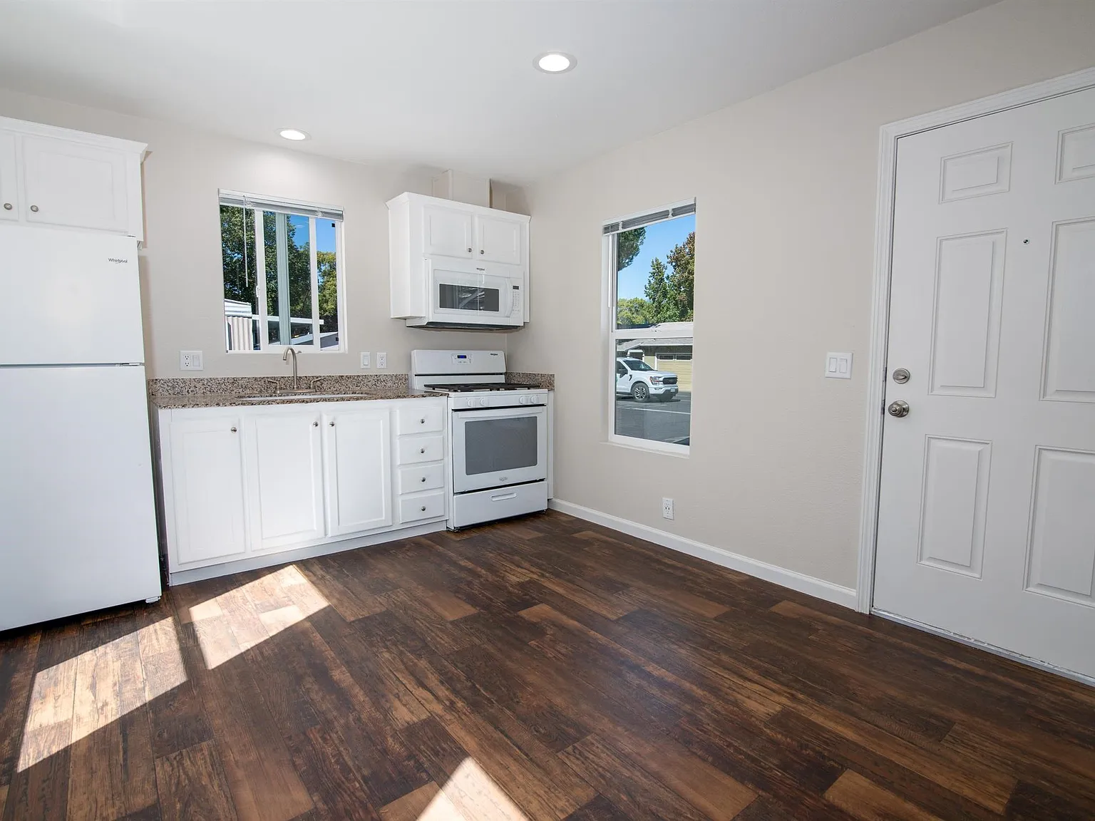 1 bed, 408 sqft, $1,875 — Photo 4