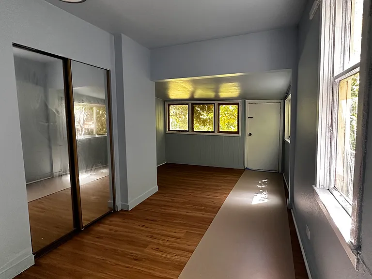 2346 Broadway E — Photo 10