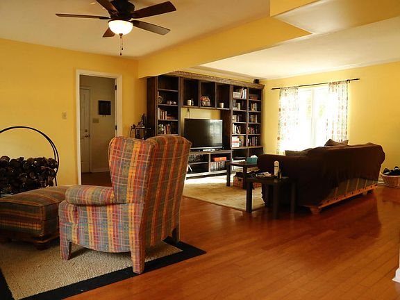3rd image of 7313 Willette Ct