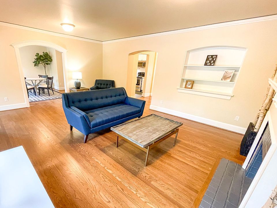 1st image of 931 11th Ave E #301
