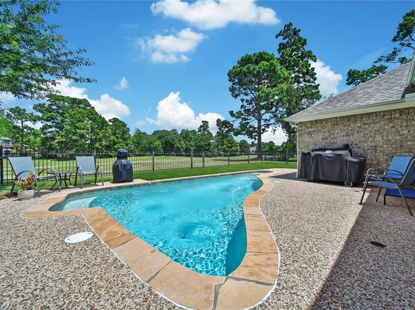 18510 Bluewater Cove Dr, Humble, TX 77346