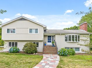 23 Cottonwood Rd, Wellesley, MA 02482