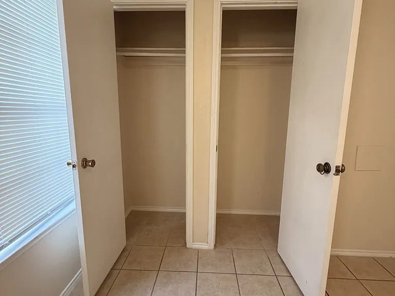 810 W Olmos Dr — Photo 11