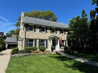 4939 N Cumberland Blvd, Whitefish Bay, WI 53217