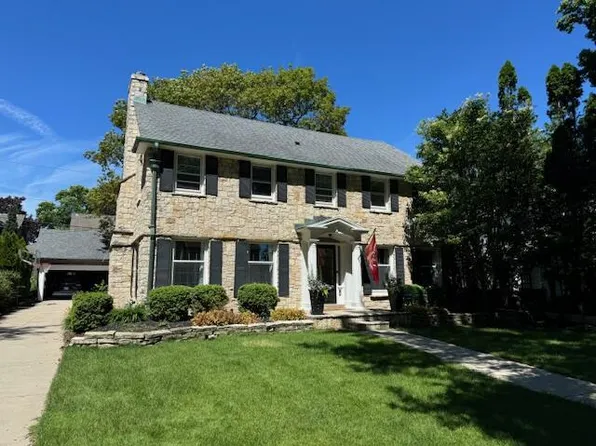 4939 North Cumberland BOULEVARD, Whitefish Bay, WI 53217