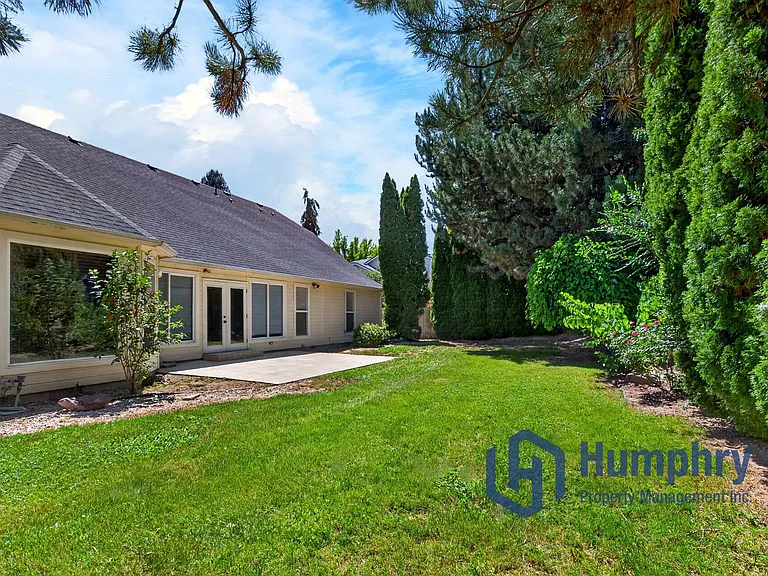 1948 E Cypress Point Dr — Photo 37