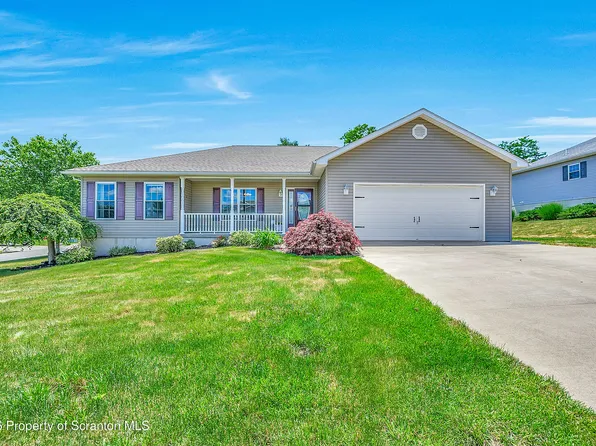 101 Cleveland Dr, Jermyn, PA 18433