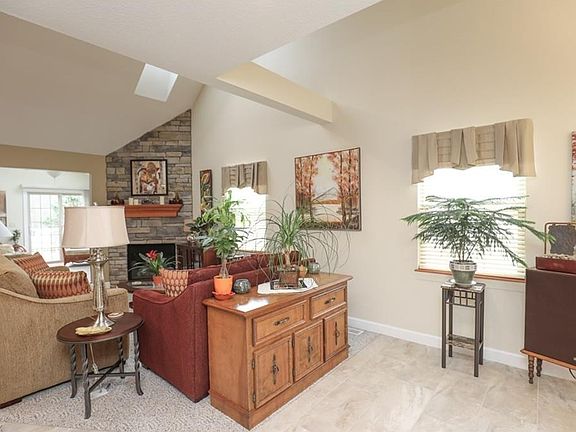 3rd image of 148 Fairway Pl