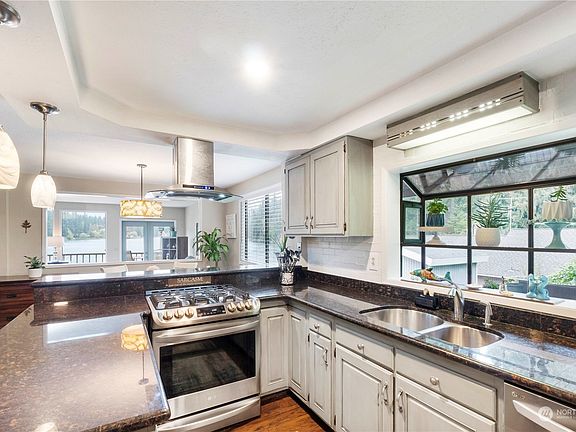 4th image of 23058 SE Lake Wilderness Dr S