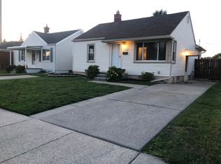 876 Antoine St, Wyandotte, MI 48192