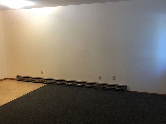 3rd image of 545 NE Oak St APT 15