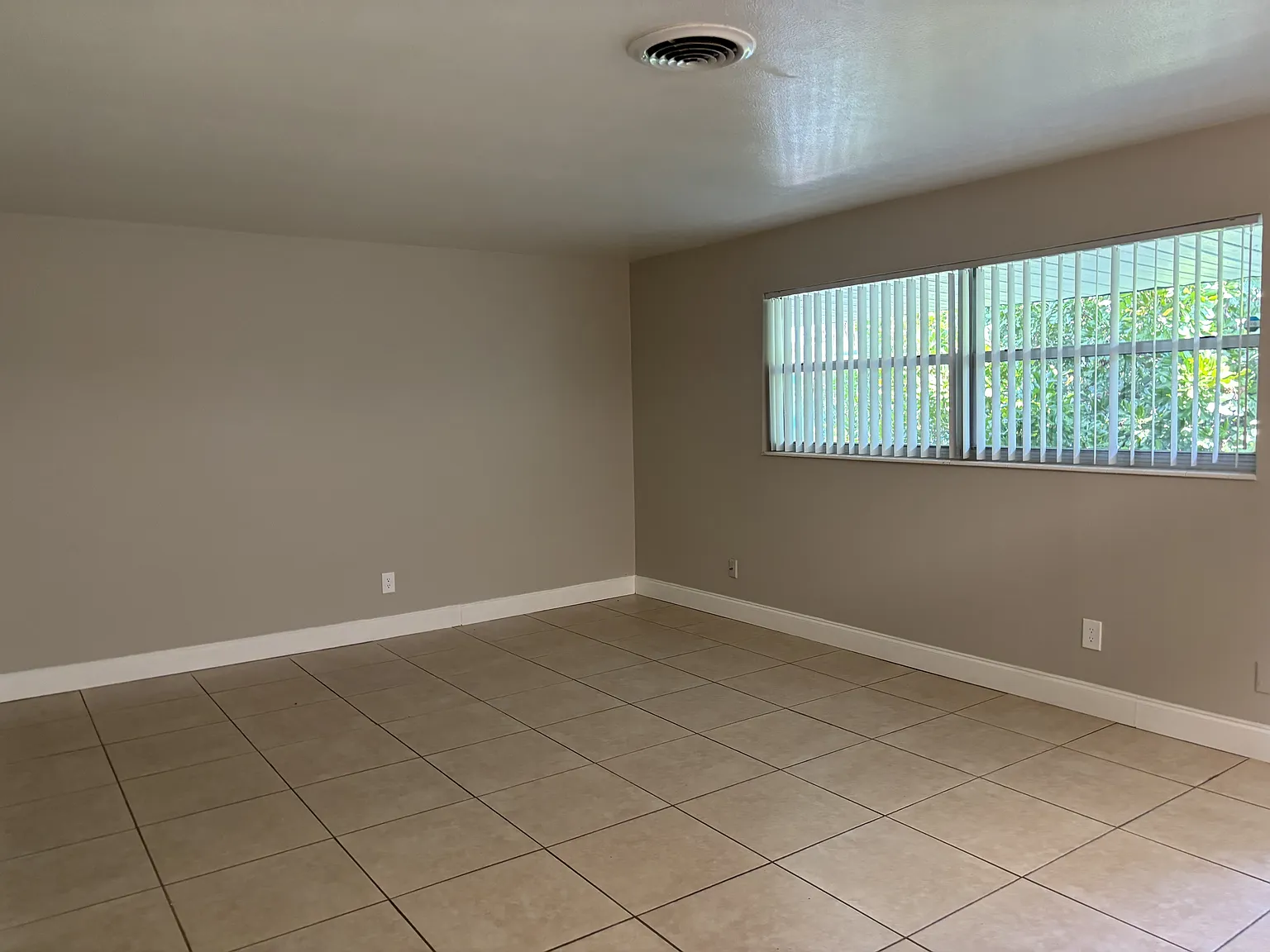 Oceanside Palms - Unit D-9 — Photo 3