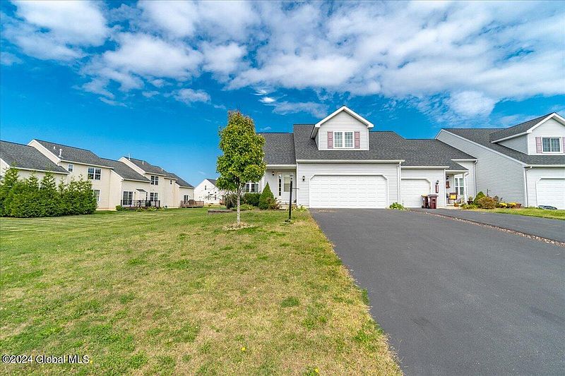 2nd image of 3A Breezy Pointe Drive