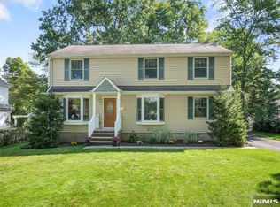 328 Maple St, Ramsey, NJ 07446