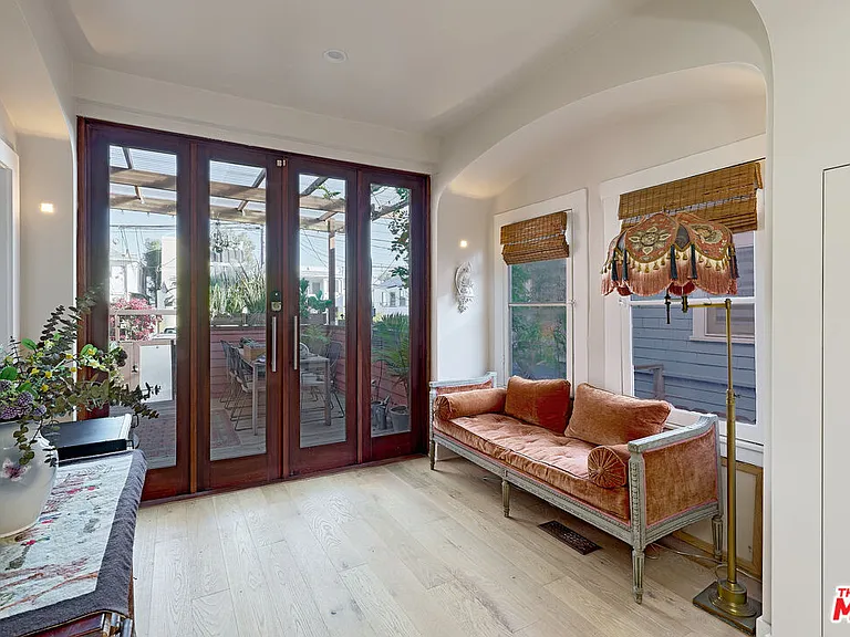 34 Park Ave — Photo 17