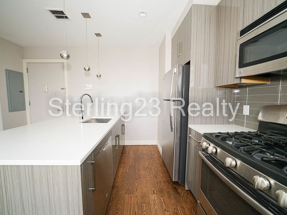1st image of 27-18 Hoyt Ave S #C3