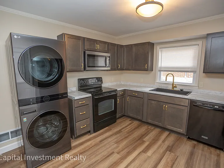 1120 E McCarty St — Photo 18