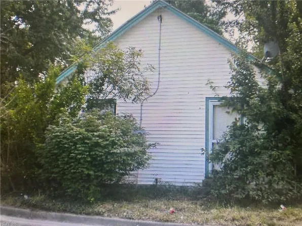 16 Watson St, Onancock, VA 23417