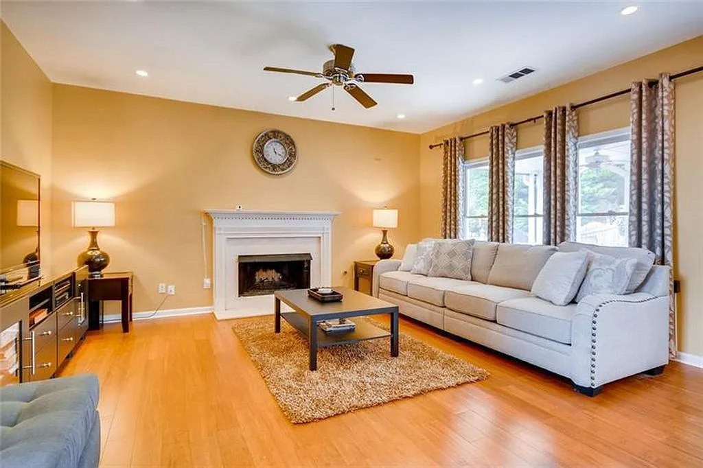2920 Ridge Oak Dr — Photo 4