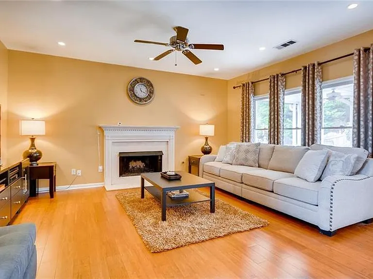 2920 Ridge Oak Dr — Photo 4