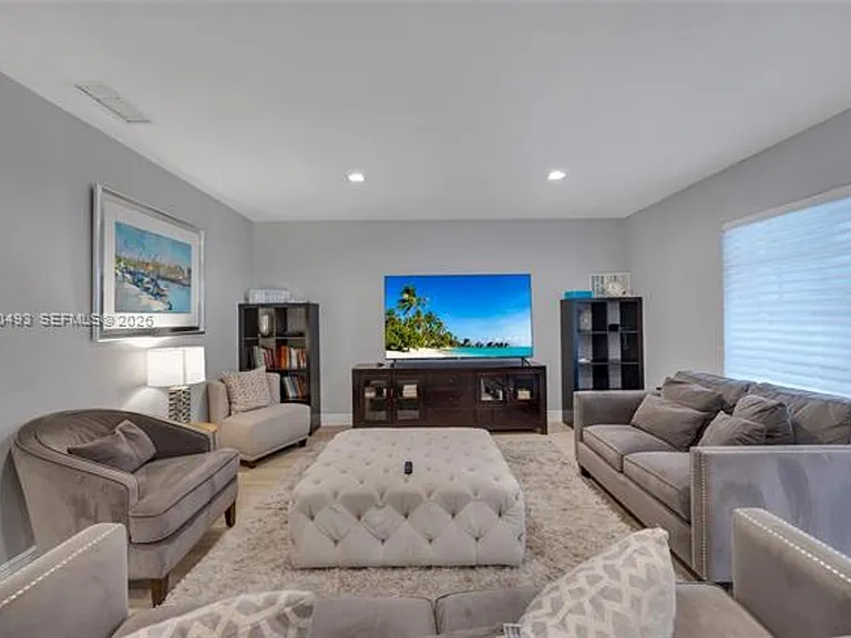 7711 Coquina Dr — Photo 35