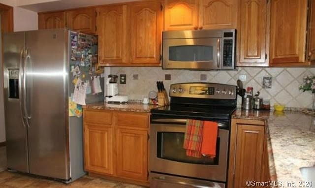 2nd image of 84 Ridge Ln
