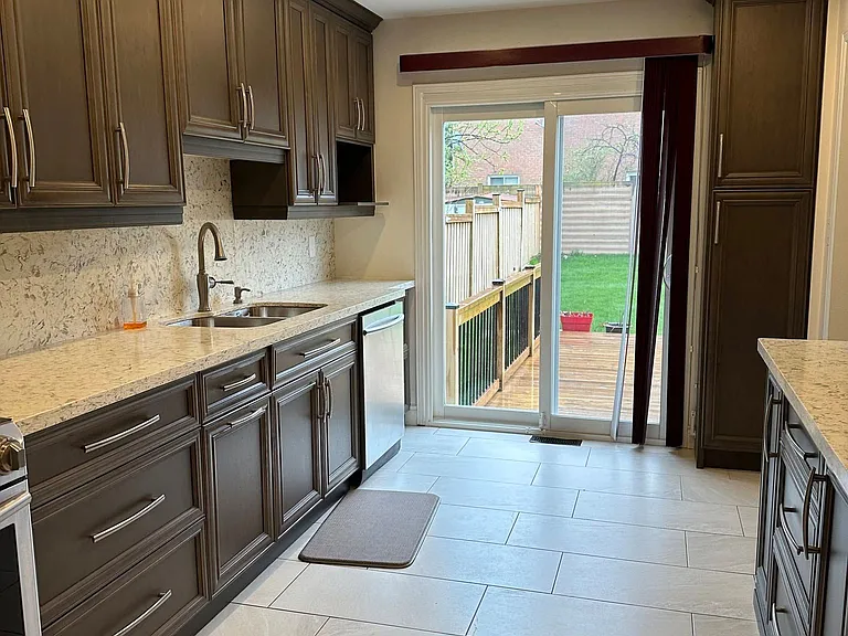 210 Ecclestone Dr #MAIN — Photo 3