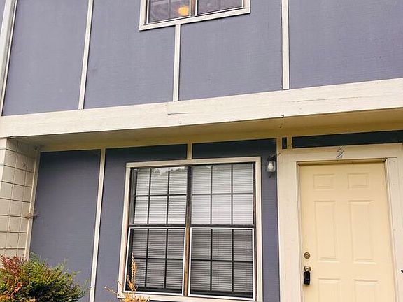 2nd image of 1800 Labette Manor Dr APT 2