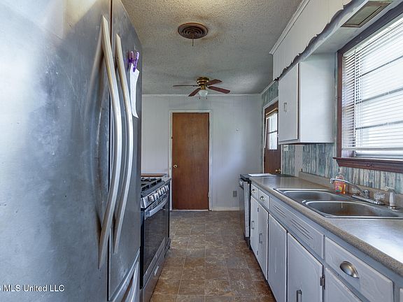 5th image of 286 Tucker Rd