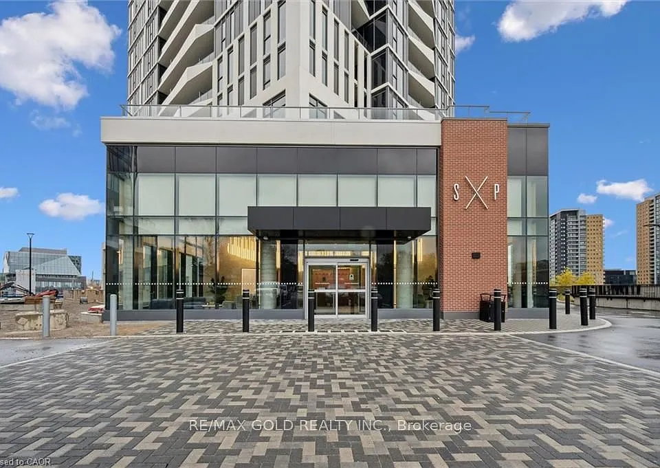 25 Wellington St S #2908