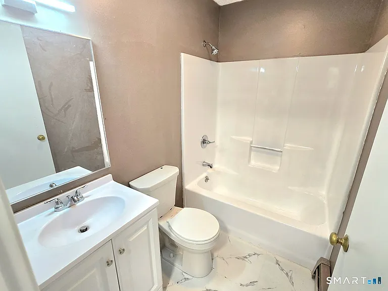 274 Bellevue St — Photo 10