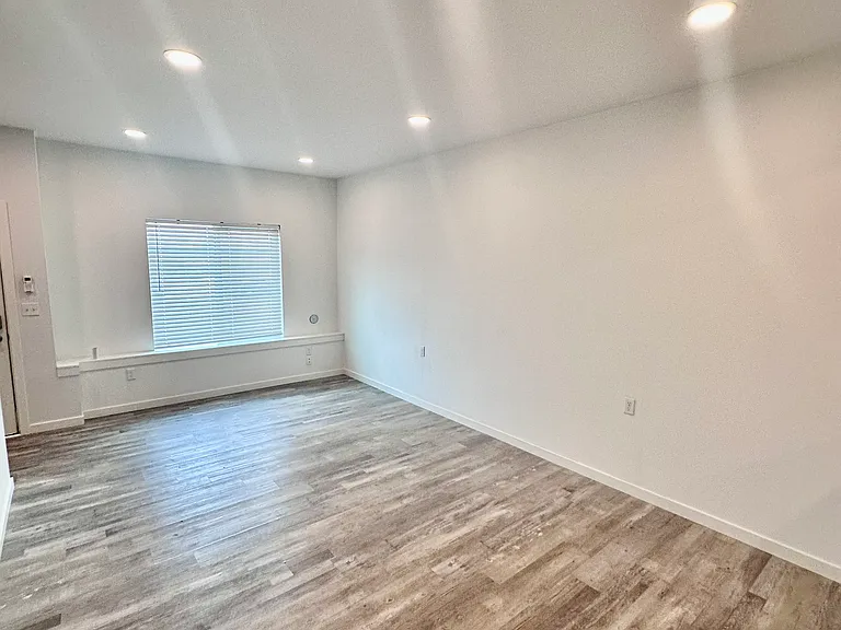 1724 N Union Rd #C102 — Photo 5
