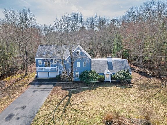 3rd image of 20 Meadow Brook Rd