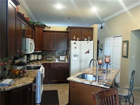 3rd image of 3924 NW 89th Ave