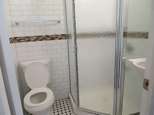 Rented by 50 Stanhope LLC | media 47