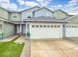 445 N 9th St, Central Point, OR 97502