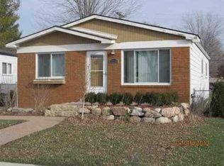 32180 Ruehle Ave, Warren, MI 48093