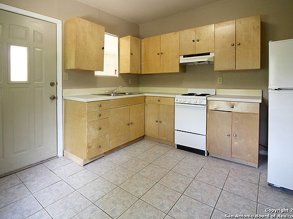 2nd image of 114 Notre Dame Dr