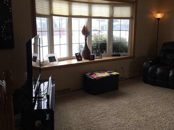 living room/bay window