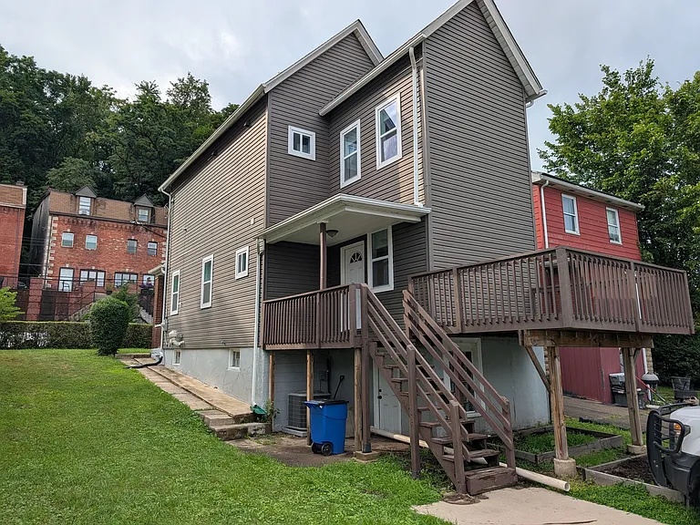 1860 Morningside Ave — Photo 14