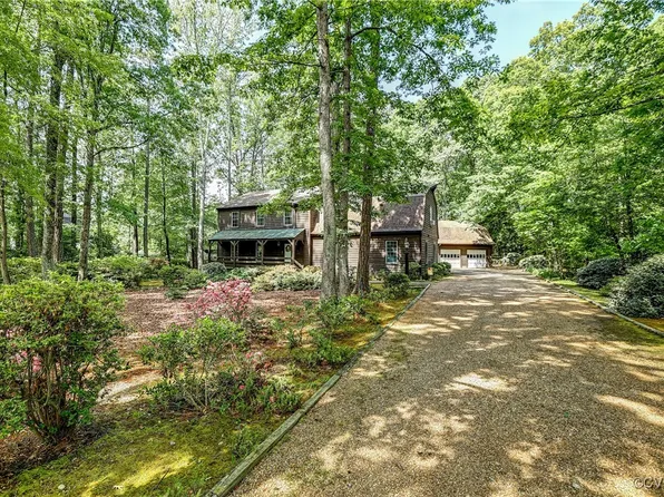 2410 Hillanne Dr, Midlothian, VA 23113